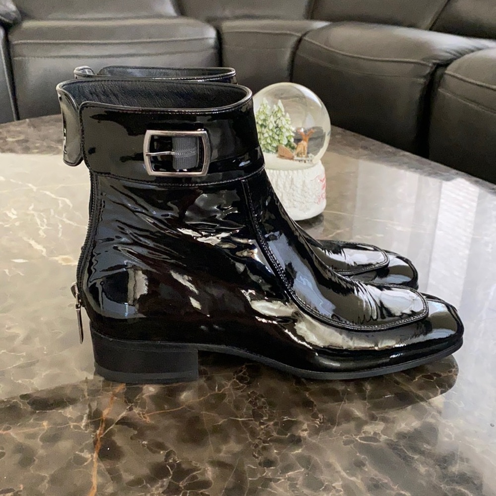 Saint Laurent brand new patent leather bootie size 38.5( run small) brand new !